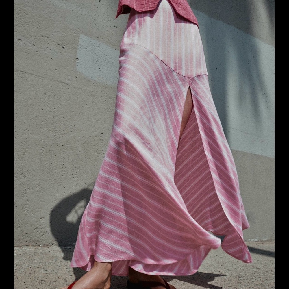 Brand new Zara striped linen midi skirt (size L)